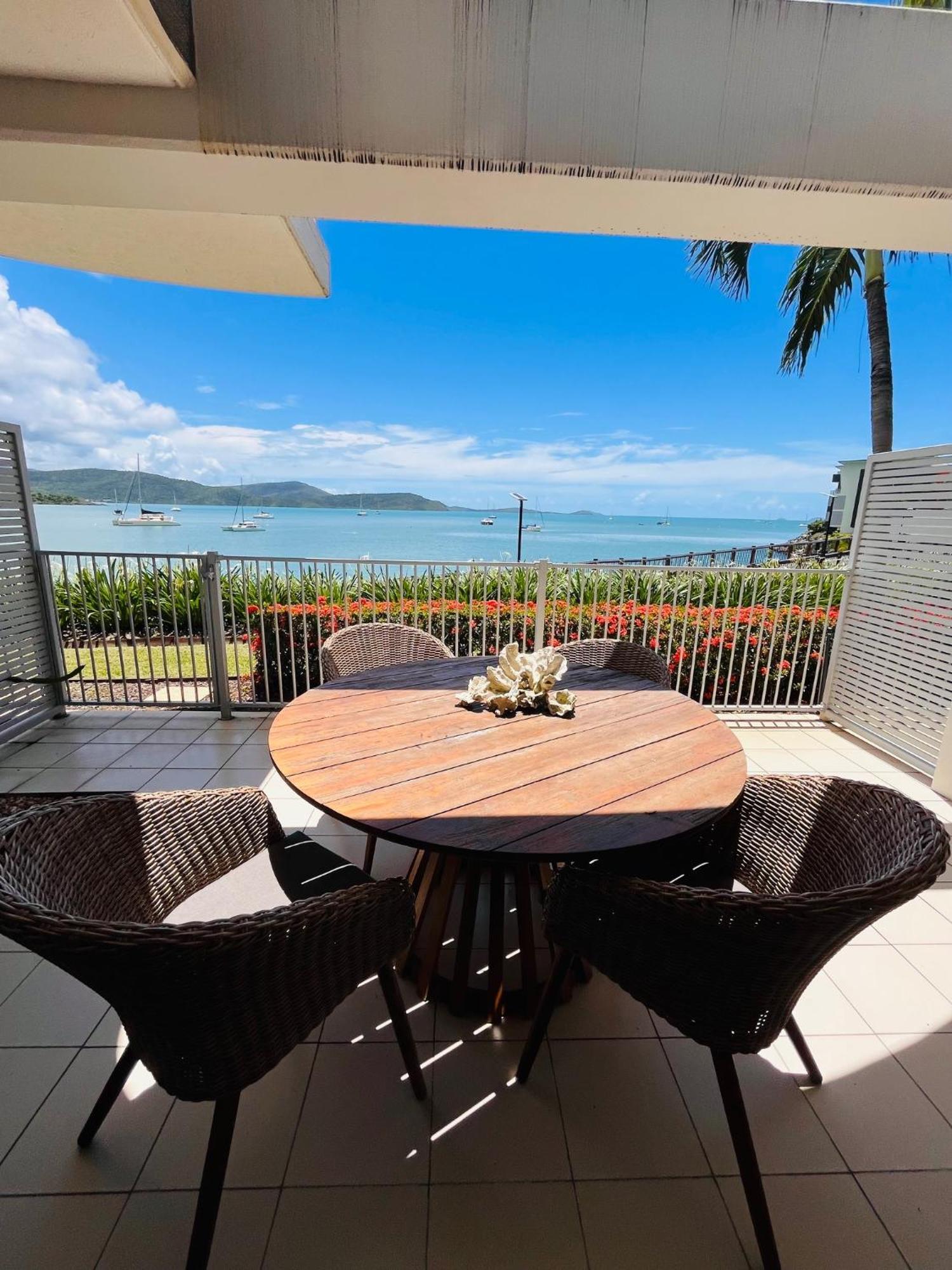 At Marina Shores Airlie Beach Εξωτερικό φωτογραφία View from the balcony of a suite at the resort